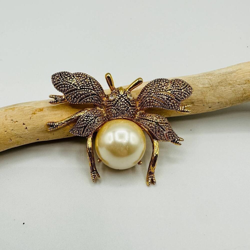 Vintage Gold, Pearl & Rhinestone Bee Insect Brooch Pin - Picture 2 of 9
